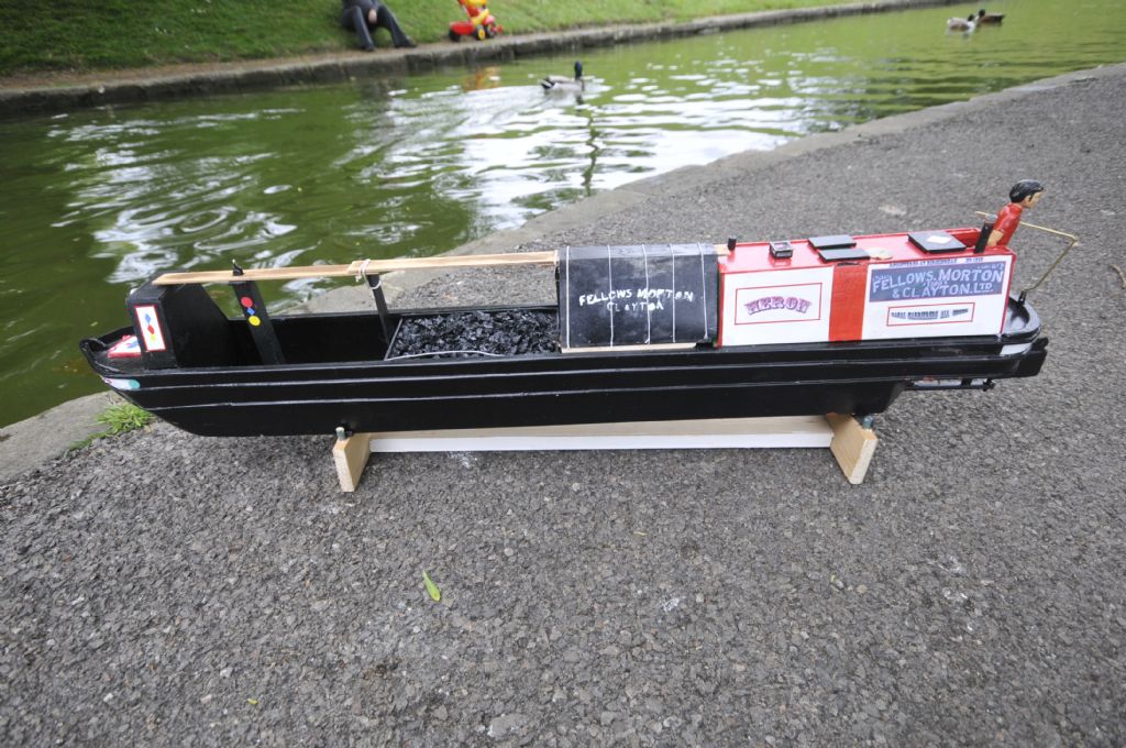 rc narrowboat
