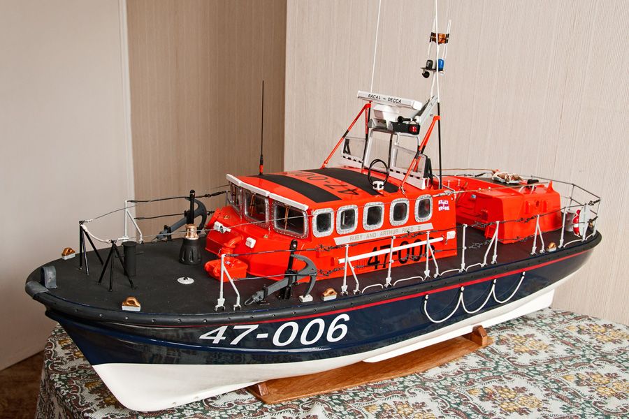 Model RNLI Lifeboat - Tyne Class Model Boats
