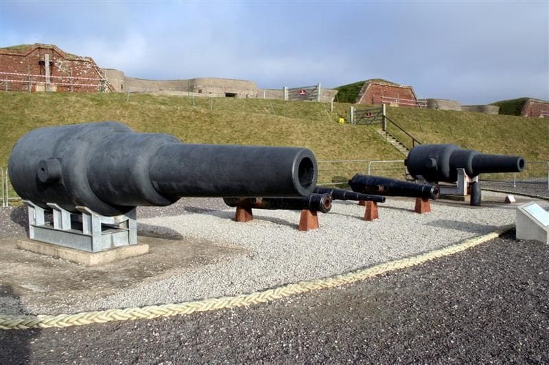 Naval Guns at Fort Nelson