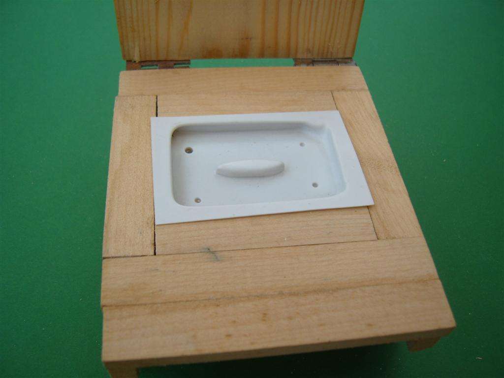 Vacuum box and boat