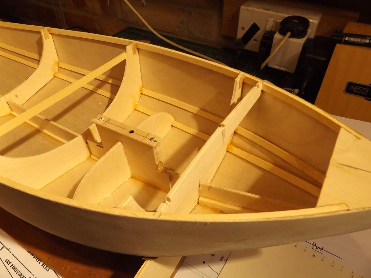 Lysander kell box supports 091124