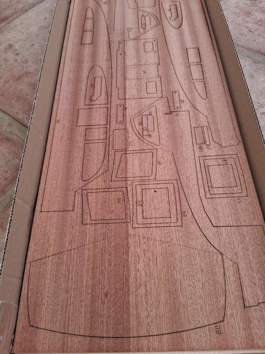 Aeronaut Mahogany panel uneven colour