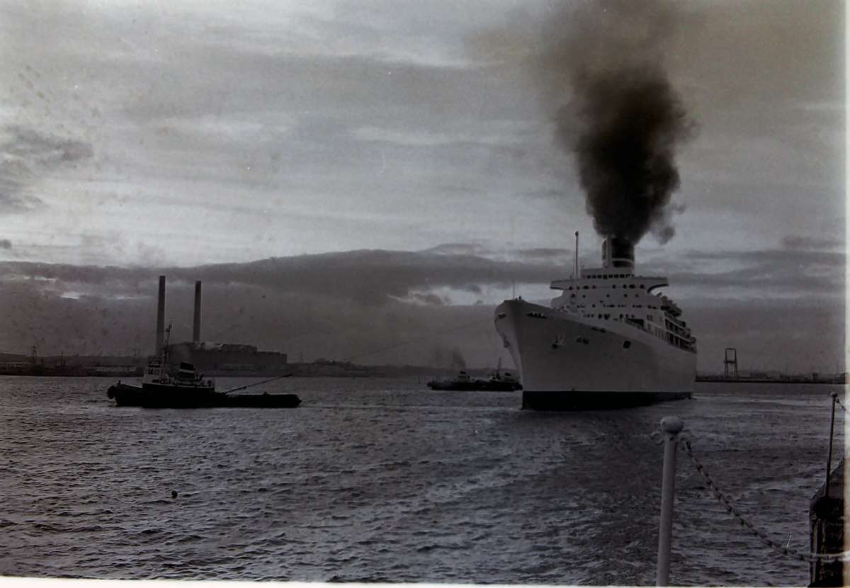 SA Vaal leaving Southampton