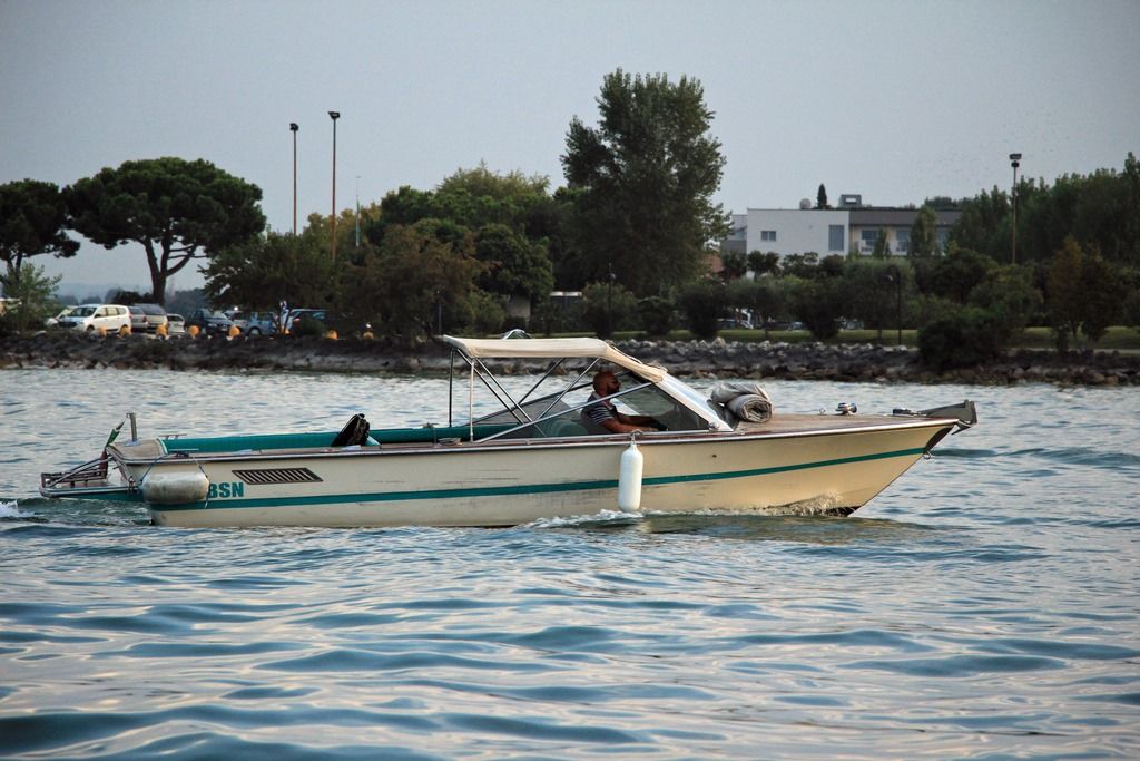 italian speedboat (004).jpg italian speedboat (004).jpg