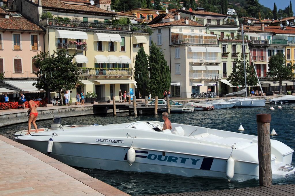 italian speedboat (014).jpg italian speedboat (014).jpg