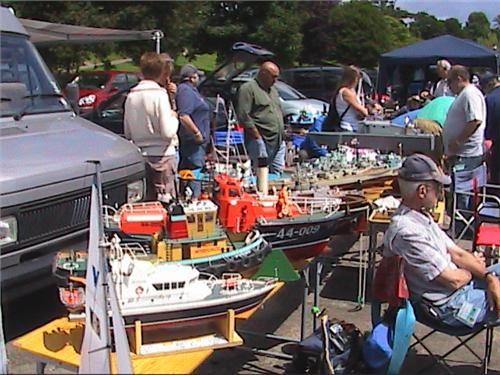http://www.modelboats.co.uk/wp-content/uploads/sites/5/images/member_albums/1989/HPNX0140.JPG