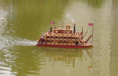 http://www.modelboats.co.uk/wp-content/uploads/sites/5/images/member_albums/2674/P8230550.JPG