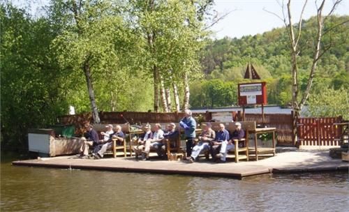 http://www.modelboats.co.uk/wp-content/uploads/sites/5/images/member_albums/2674/Tuesday_meeting_2008.JPG