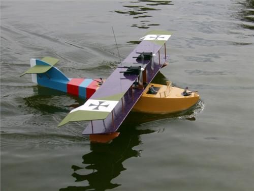 http://www.modelboats.co.uk/wp-content/uploads/sites/5/images/member_albums/2861/german_flyingboat_0.JPG