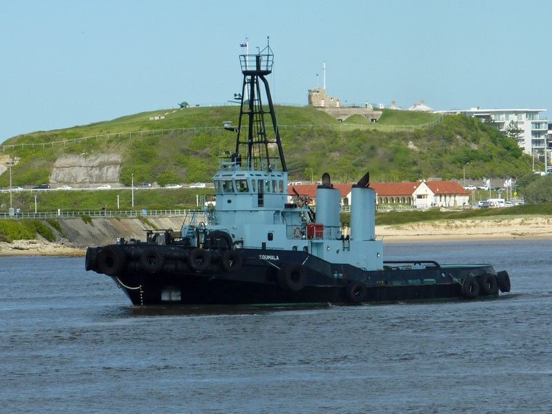 tug koumala.jpg tug koumala.jpg