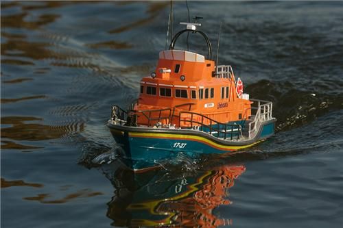 http://www.modelboats.co.uk/wp-content/uploads/sites/5/images/member_albums/3889/Lifeboatseven2.jpg