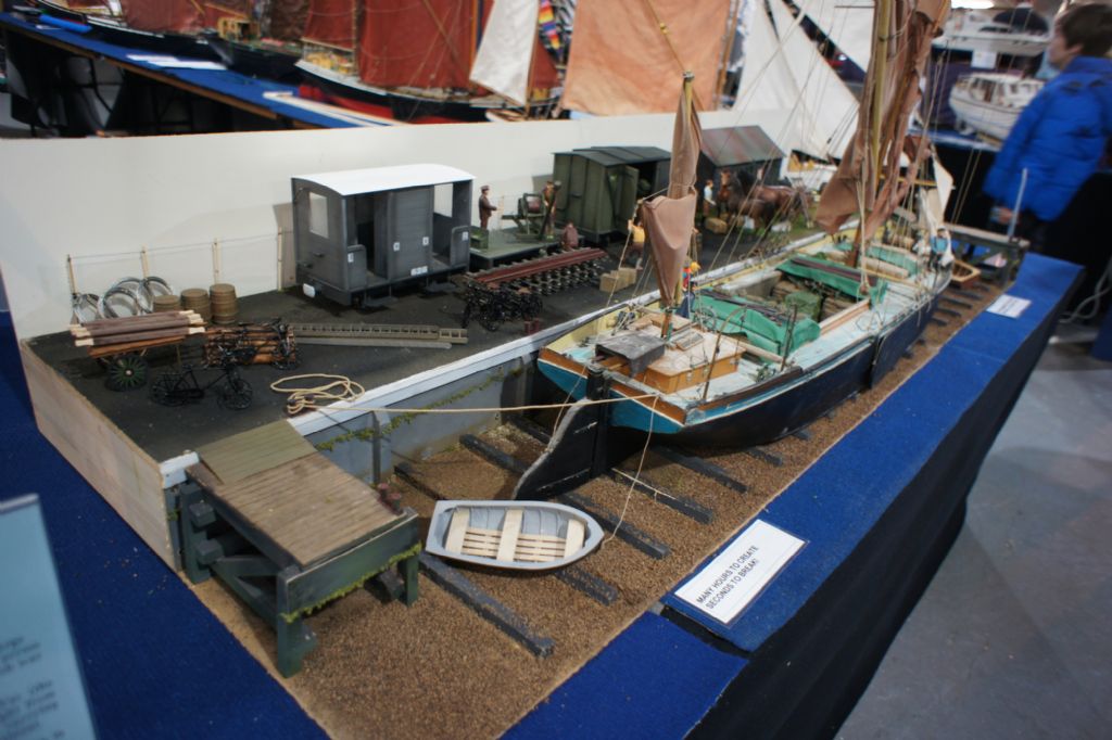 AMBO diorama b.jpg AMBO diorama b.jpg