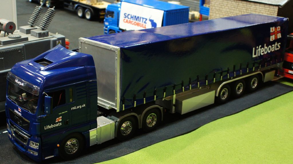 rnli_lorry.jpg rnli_lorry.jpg